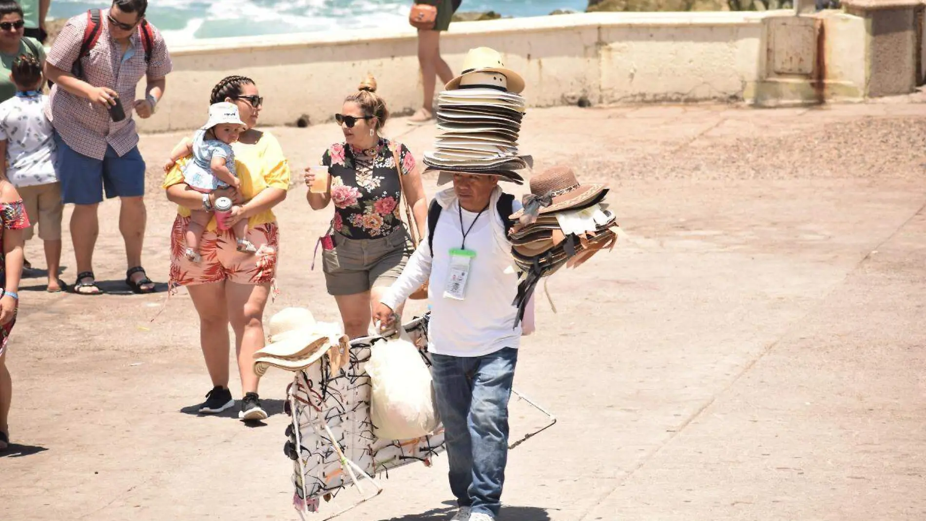 Vendedores de playa se quejan de la proliferación de comerciantes libres, que operan sin permiso